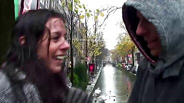 Алекс има лиценз за изневяра - първо порно фото баби се гмурка за BBC