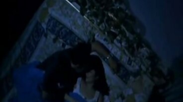 Lusty Kristi Klenots има люлеещи се цици по seks babi време на Айфеловата кула