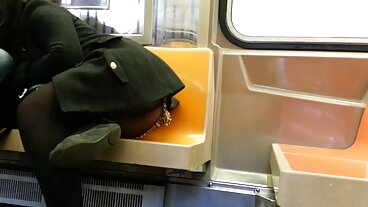 Аря среща най-голямото черно чудовище в живота sex sas babi си