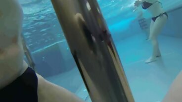 Тийнейджър почитател баба секс на BBC се удари в Будапеща