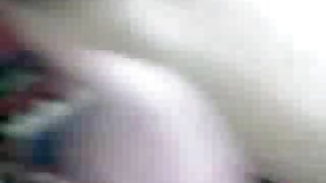 Малката тийнейджърка Кензи Рийвс прави 180 преди секс бабички Hard Anal XXX