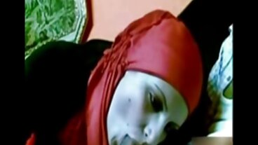 Тези кучки просто се мотаят и чакат татковците им seks lelki да се появят