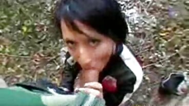 Космата блудница Лена Пол изисква пишка в задника seks s babi си