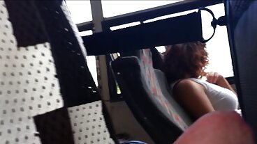 Грижовното гадже подгрява секс с бабички дребната си приятелка