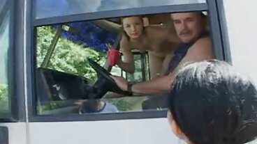 Алексис е възбудена за огромен член ебах баба