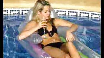 Прекрасната Ариана получава голямо месно porno lelki лакомство в устата си