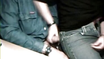 Доведеното братче секс бабички чука доведената сестра на сантиметри зад гърба на GFs